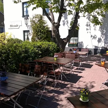 Πανσιόν Altstadt 3*
